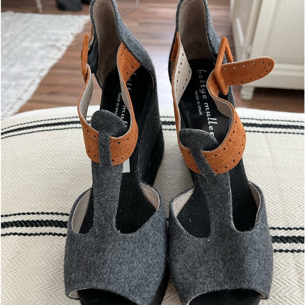 Bettye Muller sandals with wedge unique design